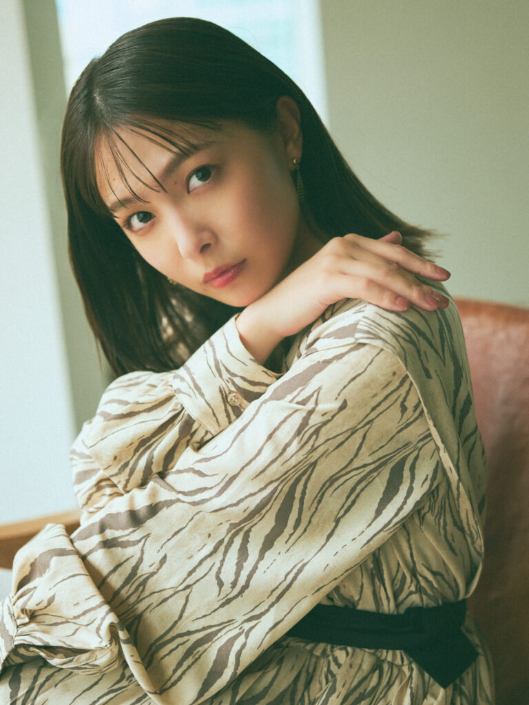 自分にできることは何でも挑戦するスタンス | 寺本莉緒 「『サンクチュアリ -聖域-』は妥協のない現場だった」 INTERVIEW | ページ ...