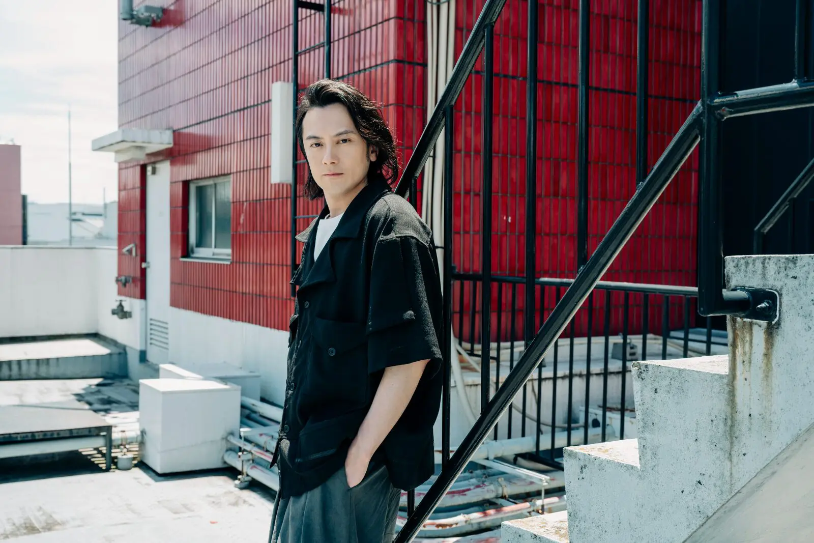 小西遼生 「壁が高いほうが燃えるというのが役者の性質」 INTERVIEW