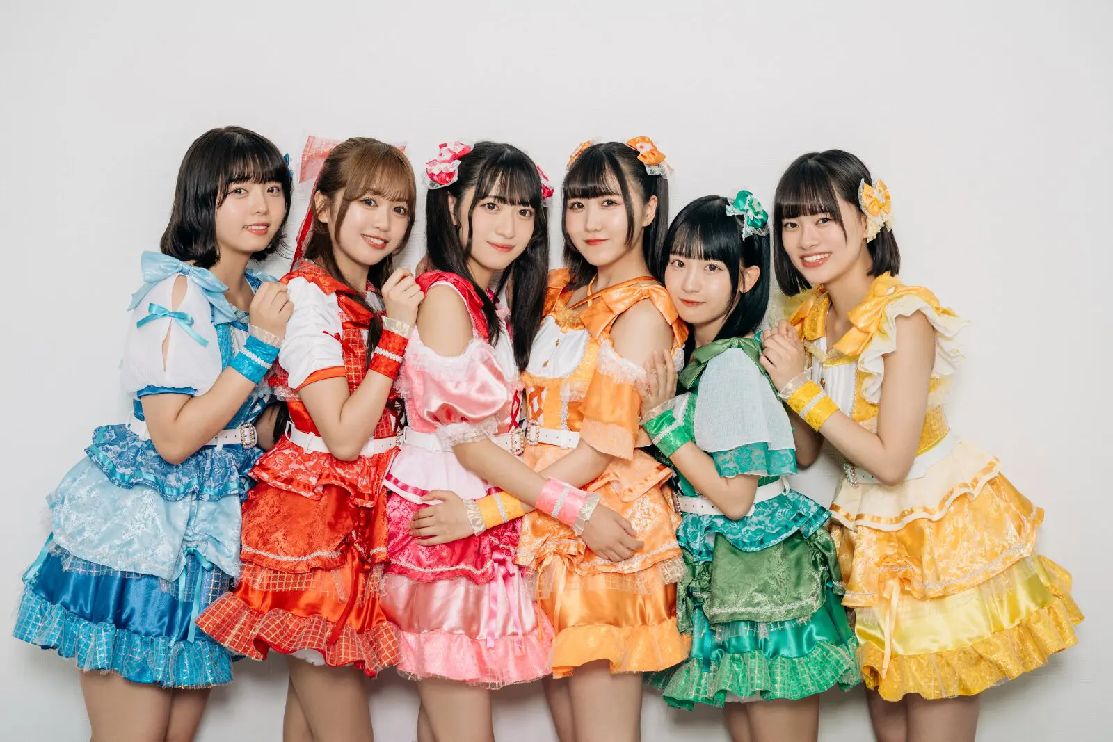 ミニスカート 集合写真 アイドルになったきっかけとこれからの目標 | こみっきゅおん！ 「新体制で初のミニアルバム発売！全員で駆け抜けた夏の思い出とワンマンライブに向けたメンバーそれぞれの想い」  INTERVIEW | ページ 3 | STREAM（ストリーム）