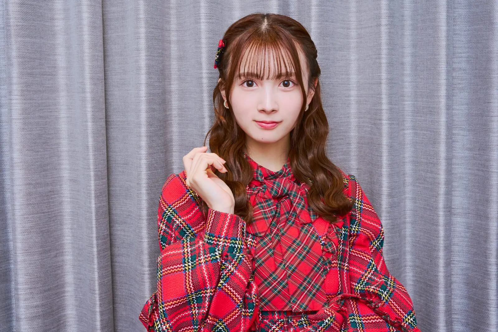 キャンディーズから乃木坂46まで、新旧のアイドルソングをカバー